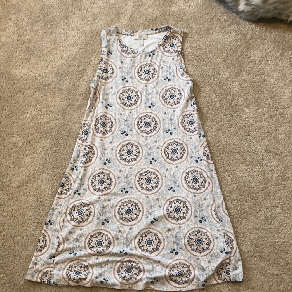 Sleeveless pink loft dress